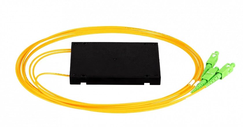 NMF-SPP1X2A1-SCA-B Сплиттер планарный 1x2, 9/125мкм, SC/APC, 2 мм - YUM